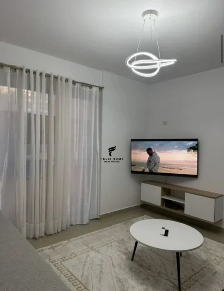 Tirane, jepet me qera apartament 1+1+Ballkon Kati 4, 70 m² 500 € (ASTIR)