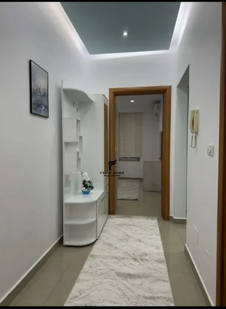 Tirane, jepet me qera apartament 1+1+Ballkon Kati 4, 70 m² 500 € (ASTIR)