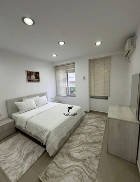 Tirane, jepet me qera apartament 1+1+Ballkon Kati 4, 70 m² 500 € (ASTIR)