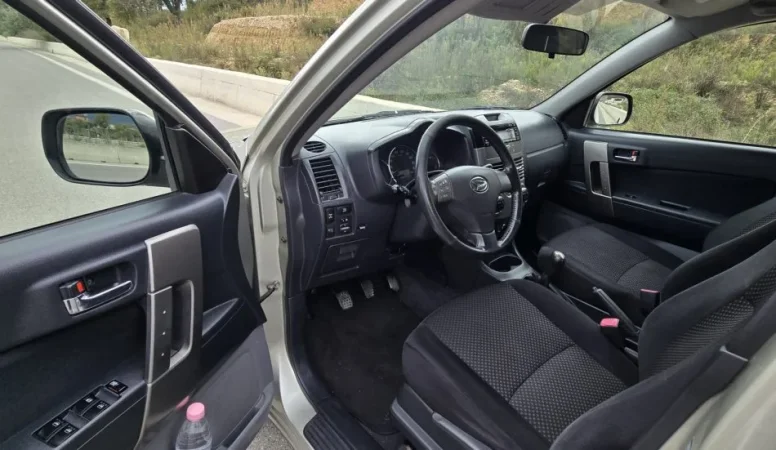 Tirane, shes SUV Daihatsu Terios 2010, 1.5 Benzin/Gaz Benzin+Gaz, gri metalizato manuale Klima 135.000 km 6.500 €
