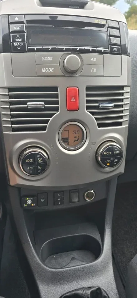 Tirane, shes SUV Daihatsu Terios 2010, 1.5 Benzin/Gaz Benzin+Gaz, gri metalizato manuale Klima 135.000 km 6.500 €