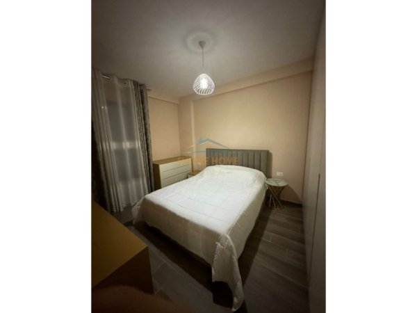 Tirane, jepet me qera apartament 2+1 Kati 3, 92 m² 900 € (Pranë Rezidencës Kodra e Diellit 1)