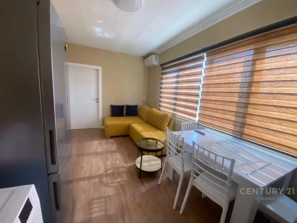 Tirane, jepet me qera apartament 2+1 Kati 3, 80 m² 600 € (Rruga Dritan Hoxha Blloku Gintash)