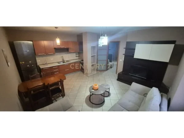 Tirane, jepet me qera apartament 2+1 Kati 5, 82 m² 600 € (Rruga Irfan Tomini)