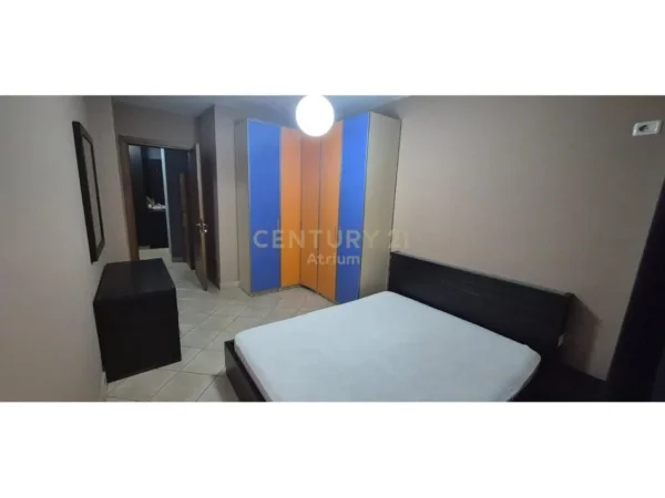 Tirane, jepet me qera apartament 2+1 Kati 5, 82 m² 600 € (Rruga Irfan Tomini)