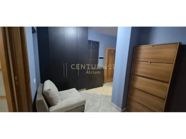 Tirane, jepet me qera apartament 2+1 Kati 5, 82 m² 600 € (Rruga Irfan Tomini)