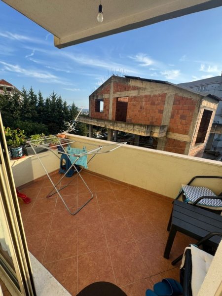 Tirane, jepet me qera apartament 2+1+Garazh 42.000lek/muaj