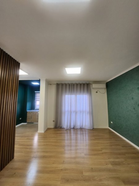 Shqiperi, jepet me qera 2+1 Kati 4, 71 m² 800 € 
