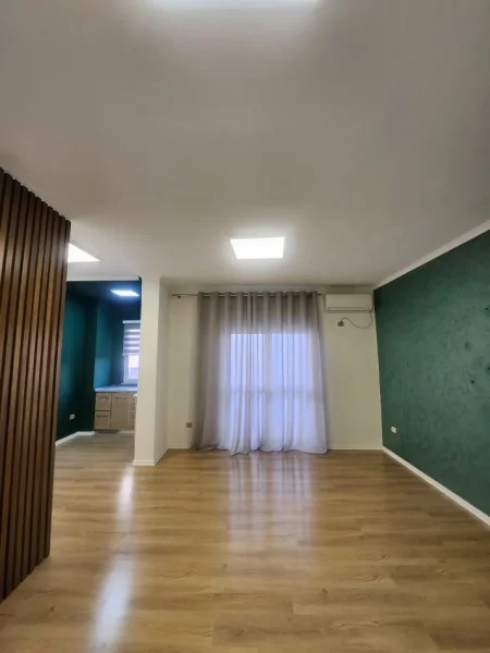 Shqiperi, jepet me qera 2+1 Kati 4, 71 m² 800 € 