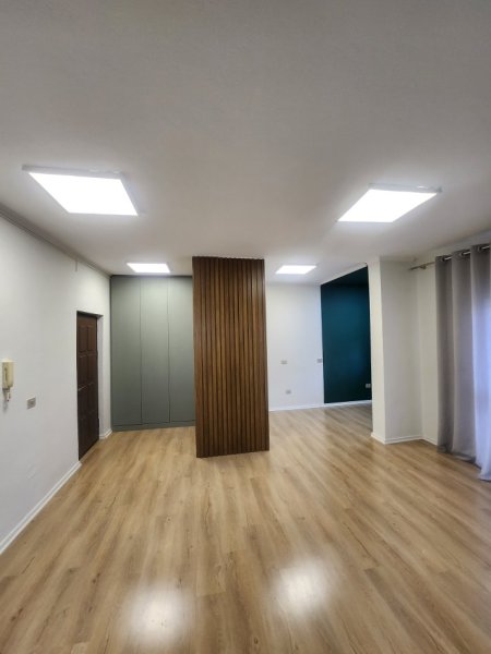 Shqiperi, jepet me qera 2+1 Kati 4, 71 m² 800 € 