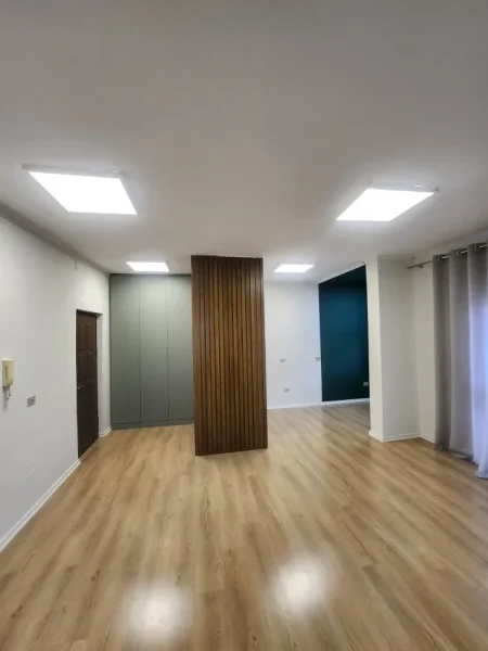 Shqiperi, jepet me qera 2+1 Kati 4, 71 m² 800 € 