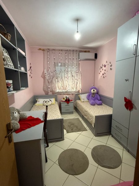 Tirane, jepet me qera 2+1 Kati 9, 90 m² 480 € 