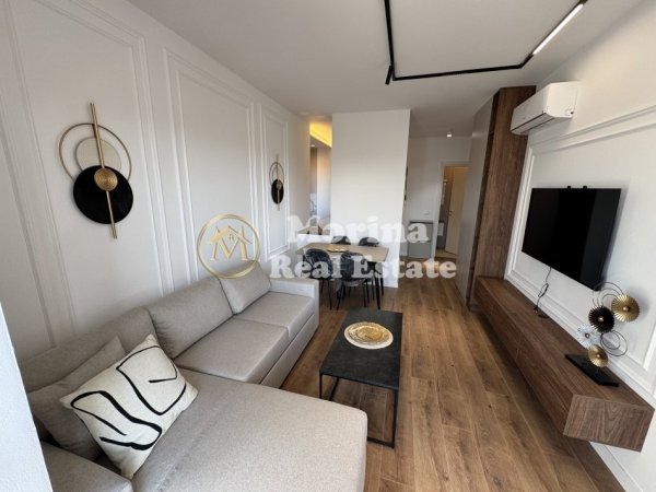 Tirane, jepet me qera apartament 1+1 Kati 9, 64 m² 800 € (Komuna Parisit)