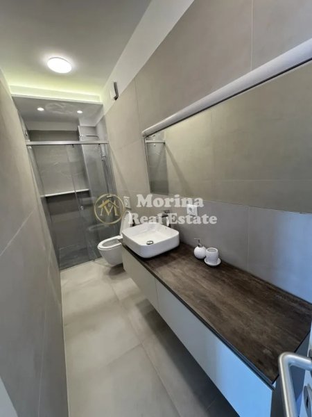 Tirane, jepet me qera apartament 1+1 Kati 9, 64 m² 800 € (Komuna Parisit)