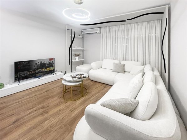 Tirane, jepet me qera apartament 1+1+Ballkon , 71 m² 1.100 € 