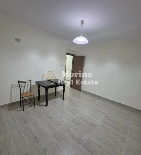 Tirane, jepet me qera apartament 1+1 Kati 4, 53 m² 400 € (Ali Demi, Shkolla 1 Maj)