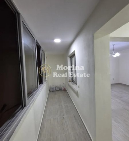 Tirane, jepet me qera apartament 1+1 Kati 4, 53 m² 400 € (Ali Demi, Shkolla 1 Maj)