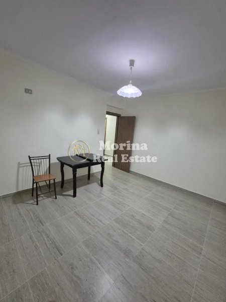 Tirane, jepet me qera apartament 1+1 Kati 4, 53 m² 400 € (Ali Demi, Shkolla 1 Maj)