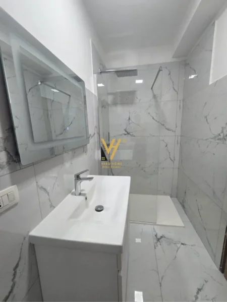 Tirane, jepet me qera apartament 3+1+Ballkon Kati 3, 145 m² 600 € (DON BOSKO)