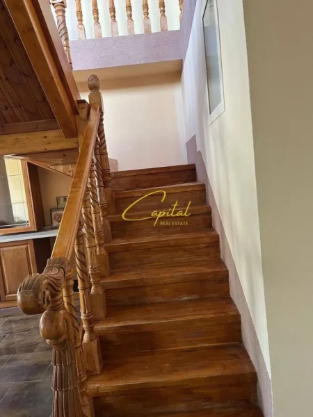 Tirane, jepet me qera apartament duplex 4+1 Kati 2, 130 m² 550 € (ISH TREGU ELEKTRIK)