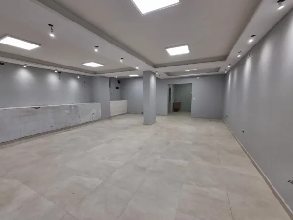 Tirane, shitet ambjent biznesi Kati 0, 94 m² 130.000 € (Rruga Hoxha Tahsim)