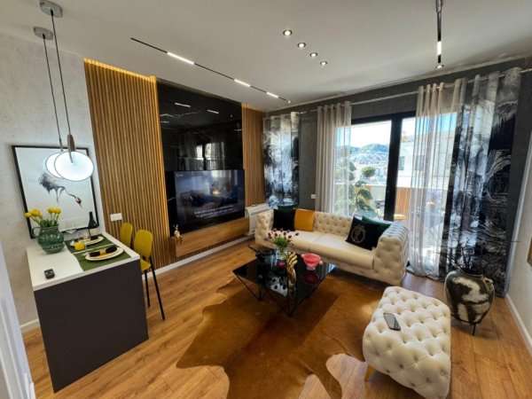 Tirane, shitet apartament 1+1 Kati 8, 70 m² 