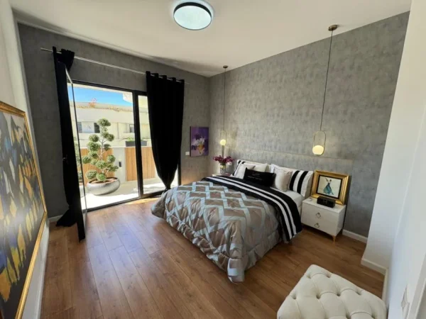 Tirane, shitet apartament 1+1 Kati 8, 70 m² 