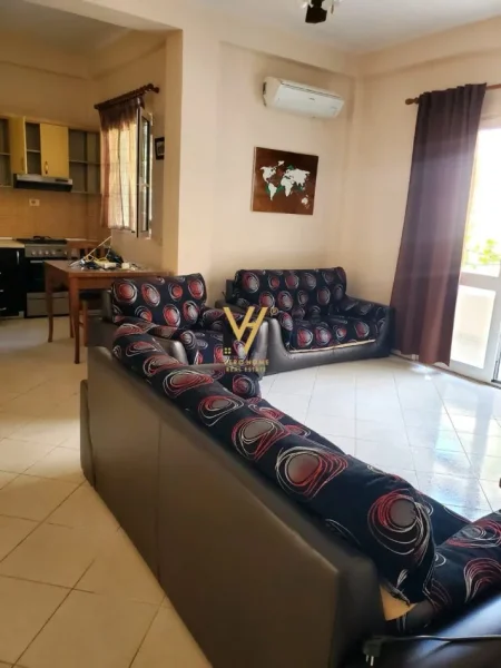 Tirane, jepet me qera apartament 3+1+Ballkon Kati 2, 137 m² 550 € (SELITE)