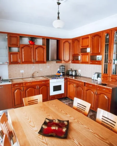 Tirane, jepet me qera apartament 3+1+Ballkon Kati 3, 150 m² 550 € (5 MAJ, CONCORD CENTER)