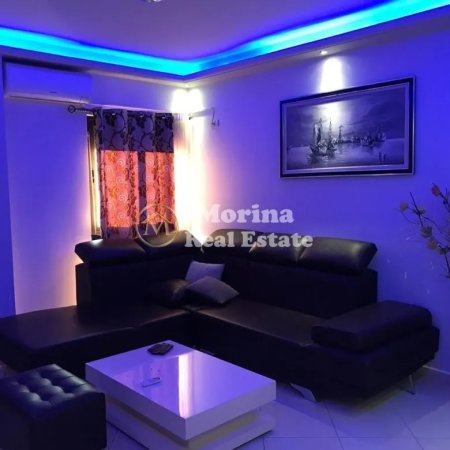 Tirane, jepet me qera apartament 1+1+Ballkon Kati 7, 67 m² 420 € (Yzberisht)