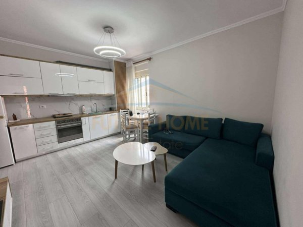 Tirane, jepet me qera apartament 2+1 Kati 2, 80 m² 500 € 