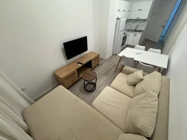 Tirane, jepet me qera apartament 1+1 Kati 4, 400 € 