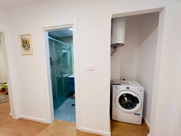 Tirane, jepet me qera apartament 2+1 Kati 5, 120 m² 1.180 € (Bllok)