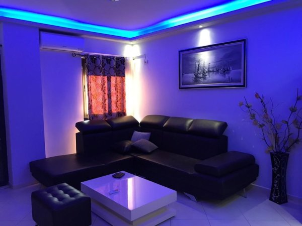 Tirane, jepet me qera 1+1 Kati 7, 450 € 