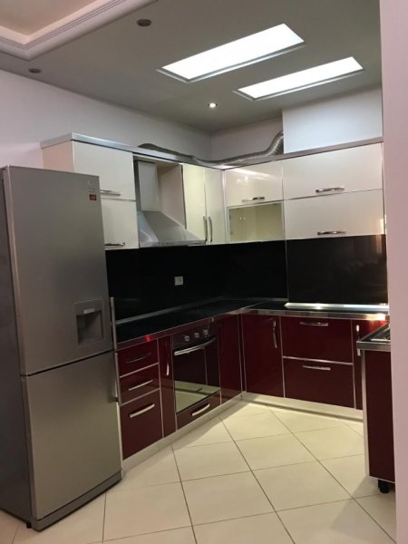 Tirane, jepet me qera 1+1 Kati 7, 450 € 