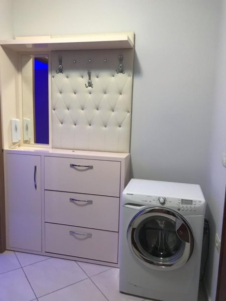 Tirane, jepet me qera 1+1 Kati 7, 450 € 