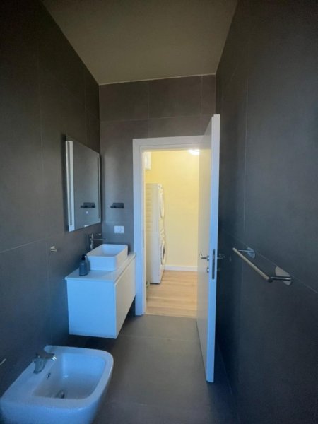 Tirane, jepet me qera garsonier 1+1 Kati 3, 47 m² 500 € (Myslym Shyri)