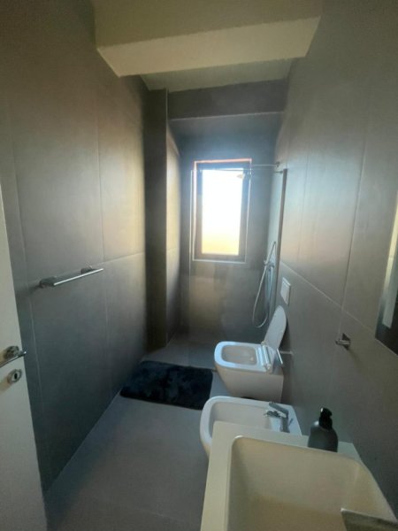 Tirane, jepet me qera garsonier 1+1 Kati 3, 47 m² 500 € (Myslym Shyri)