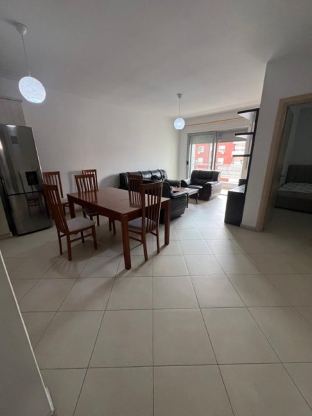 Tirane, jepet me qera apartament 2+1+Ballkon Kati 5, 120 m² 450 € 
