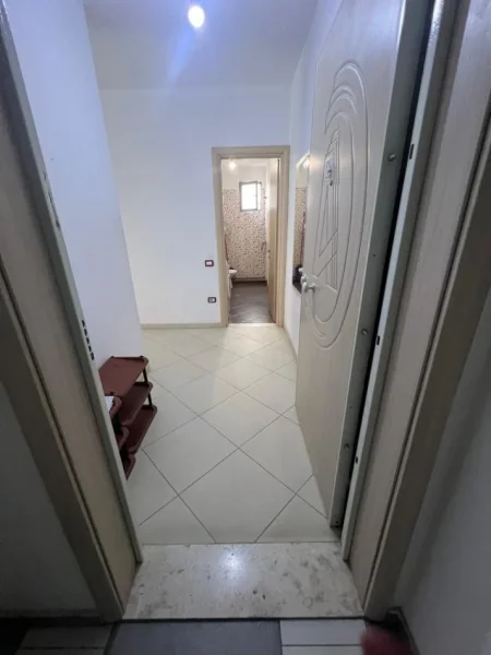 Tirane, jepet me qera apartament 2+1+Ballkon Kati 5, 120 m² 450 € 