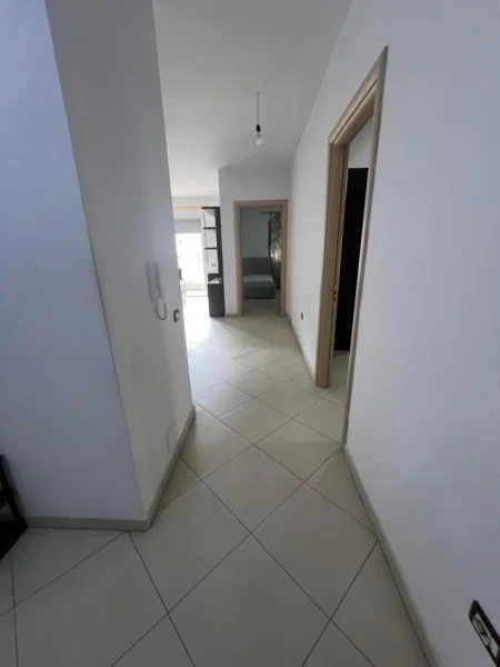 Tirane, jepet me qera apartament 2+1+Ballkon Kati 5, 120 m² 450 € 