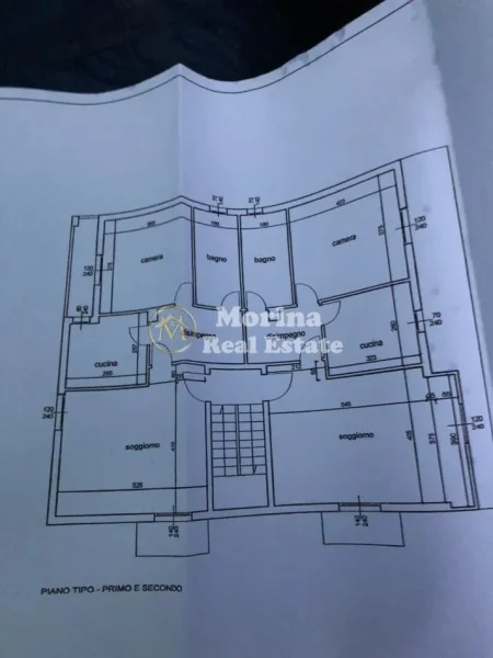 Tirane, shitet Vile 3 Katshe , 150 m² 800.000 € (Don Bosko)