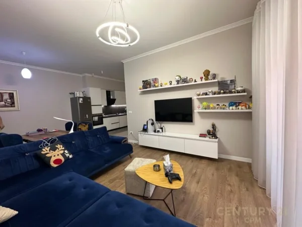 Tirane, jepet me qera apartament 2+1+Aneks+Ballkon Kati 1, 120 m² 900 € (Komuna Parisit)