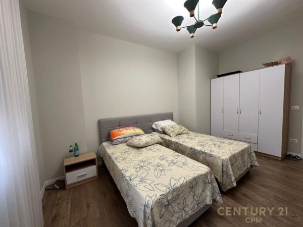 Tirane, jepet me qera apartament 2+1+Aneks+Ballkon Kati 1, 120 m² 1.000 € (Komuna Parisit)