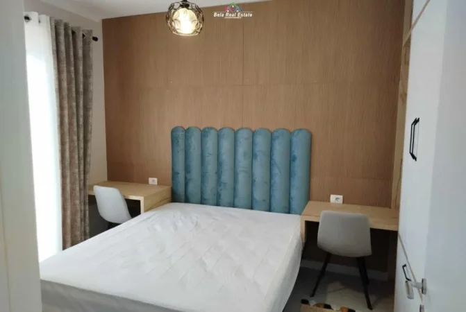 Tirane, jepet me qera apartament 1+1+Ballkon Kati 8, 70 m² 500 € (Gryka e Kacanikut)