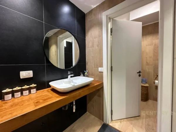 Tirane, jepet me qera apartament duplex 2+1 Kati 1, 120 m² 1.000 € (Kodra e Diellit 2)