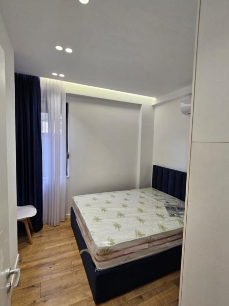 Tirane, jepet me qera apartament 2+1+Ballkon Kati 3, 90 m² 650 € (liqeni i thate)