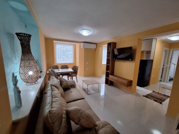 Tirane, jepet me qera apartament 2+1 Kati 2, 70 m² 800 € (Sheshi Willson)