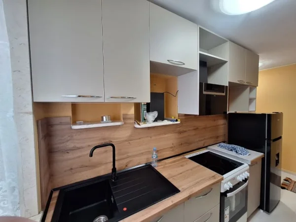 Tirane, jepet me qera apartament 2+1 Kati 2, 70 m² 800 € (Sheshi Willson)