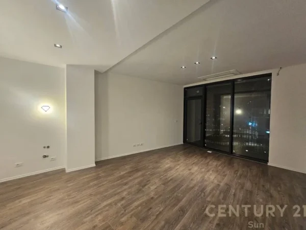 Tirane, jepet me qera zyre Kati 3, 70 m² 870 € (Lake View)